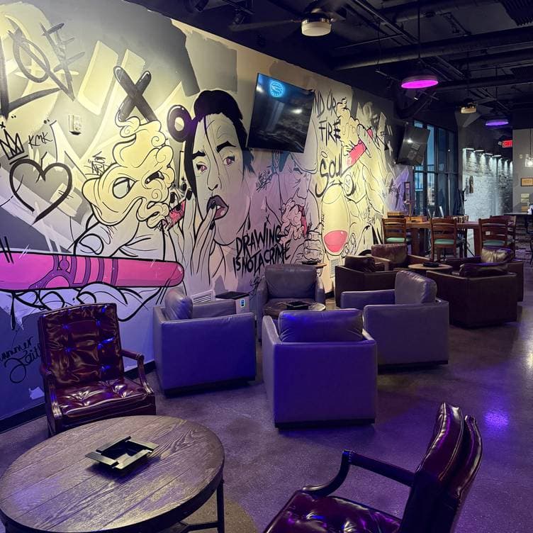 ASH Cigar Lounge gallery image 2