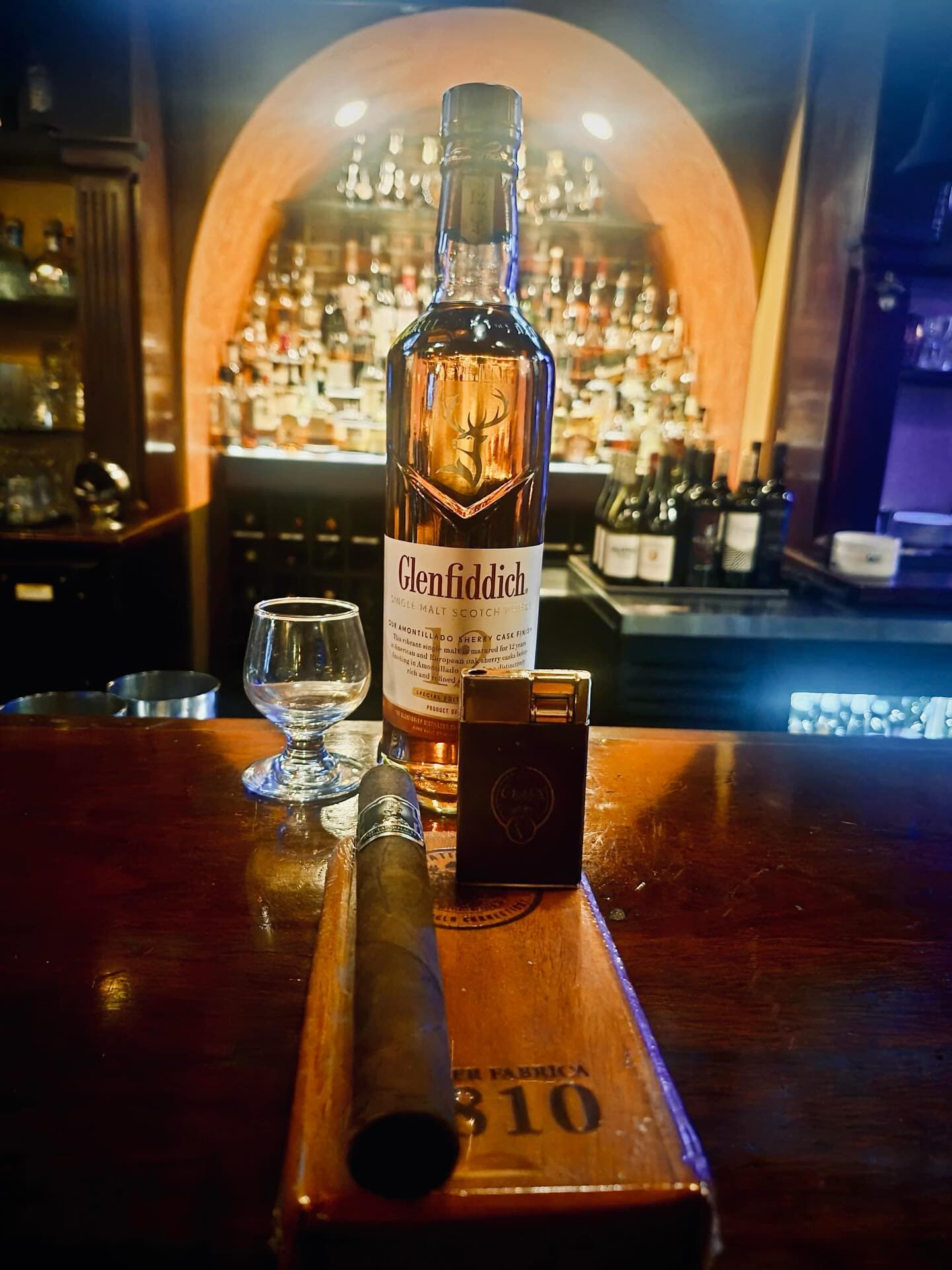 Boston Cigar Lounge gallery image 2