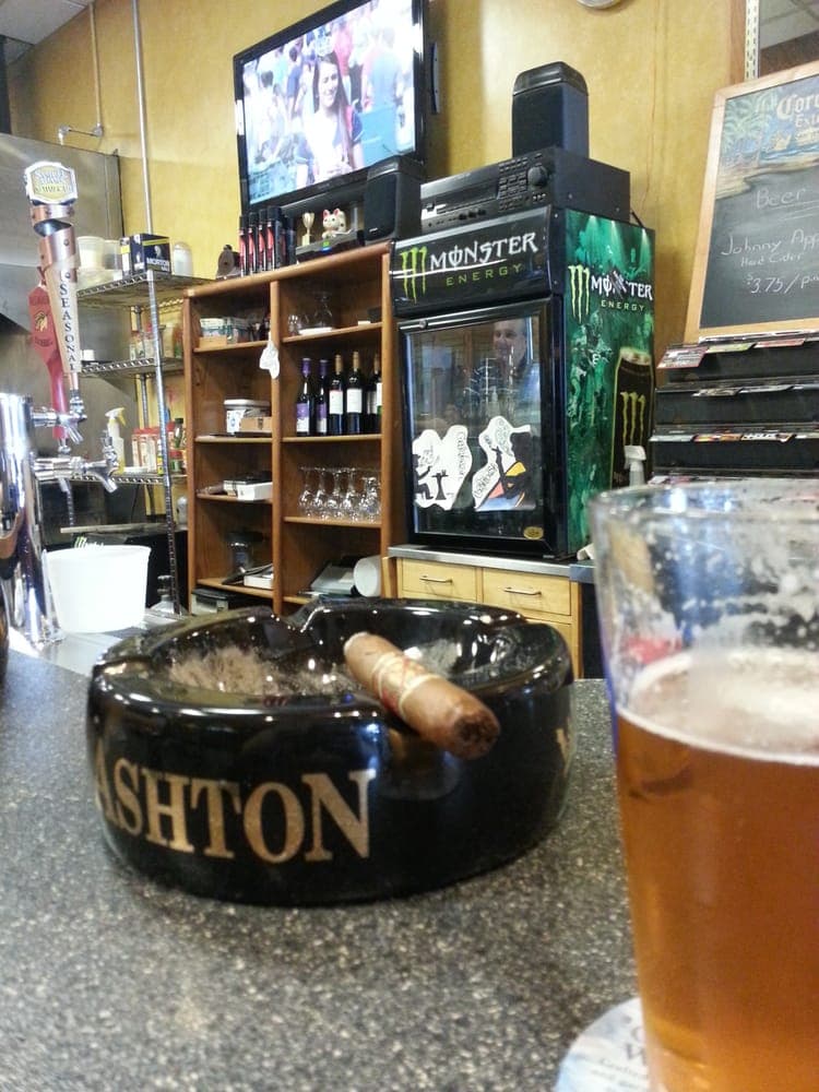Cafe Calabash Cigar Bar gallery image 2