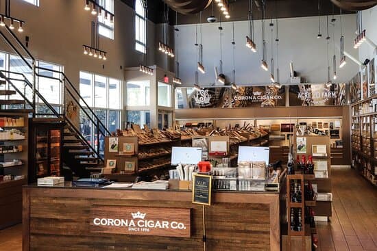 Corona Cigar Company and El Septimo Lounge gallery image 3