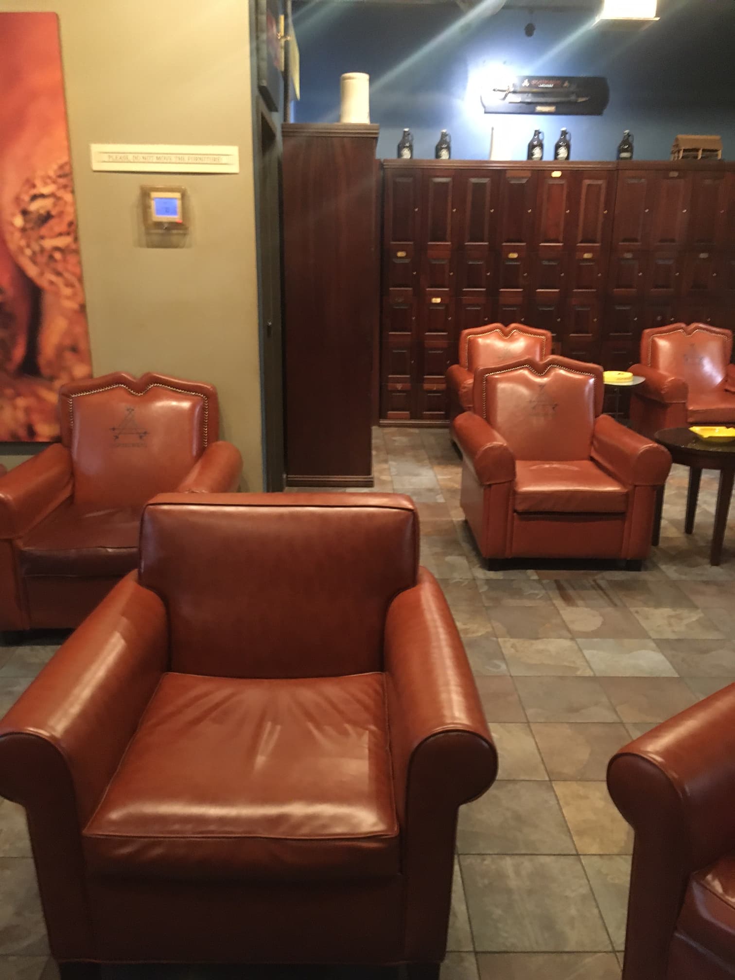 Davidus Cigars- Baltimore (Little Italy) gallery image 2