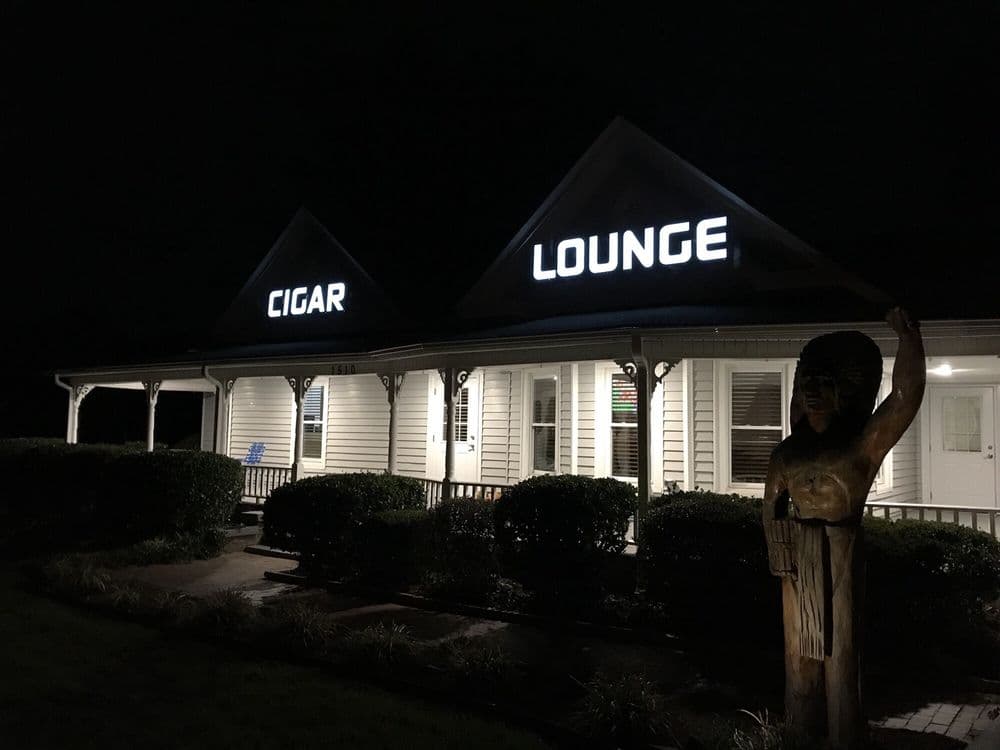 Salem Street Cigar Lounge gallery image 2