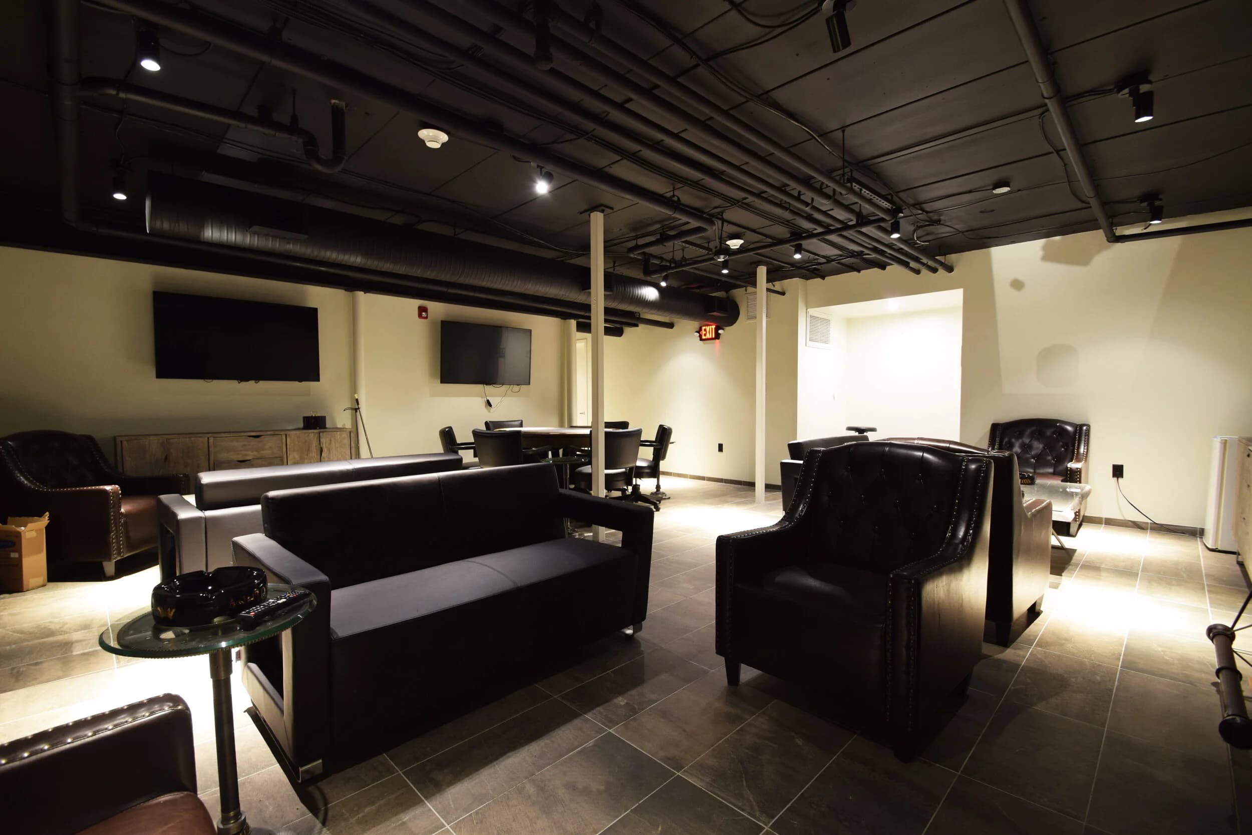 Tobacco Leaf gallery image 3