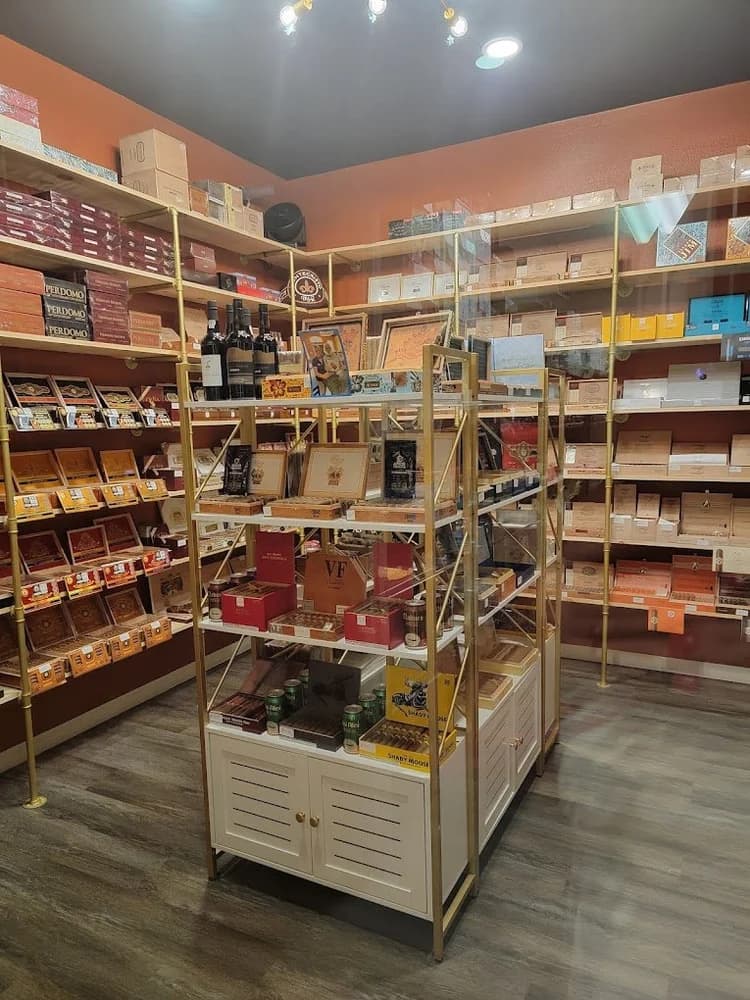 Holy Sh'mokes Cigar & Wine Lounge gallery image 2